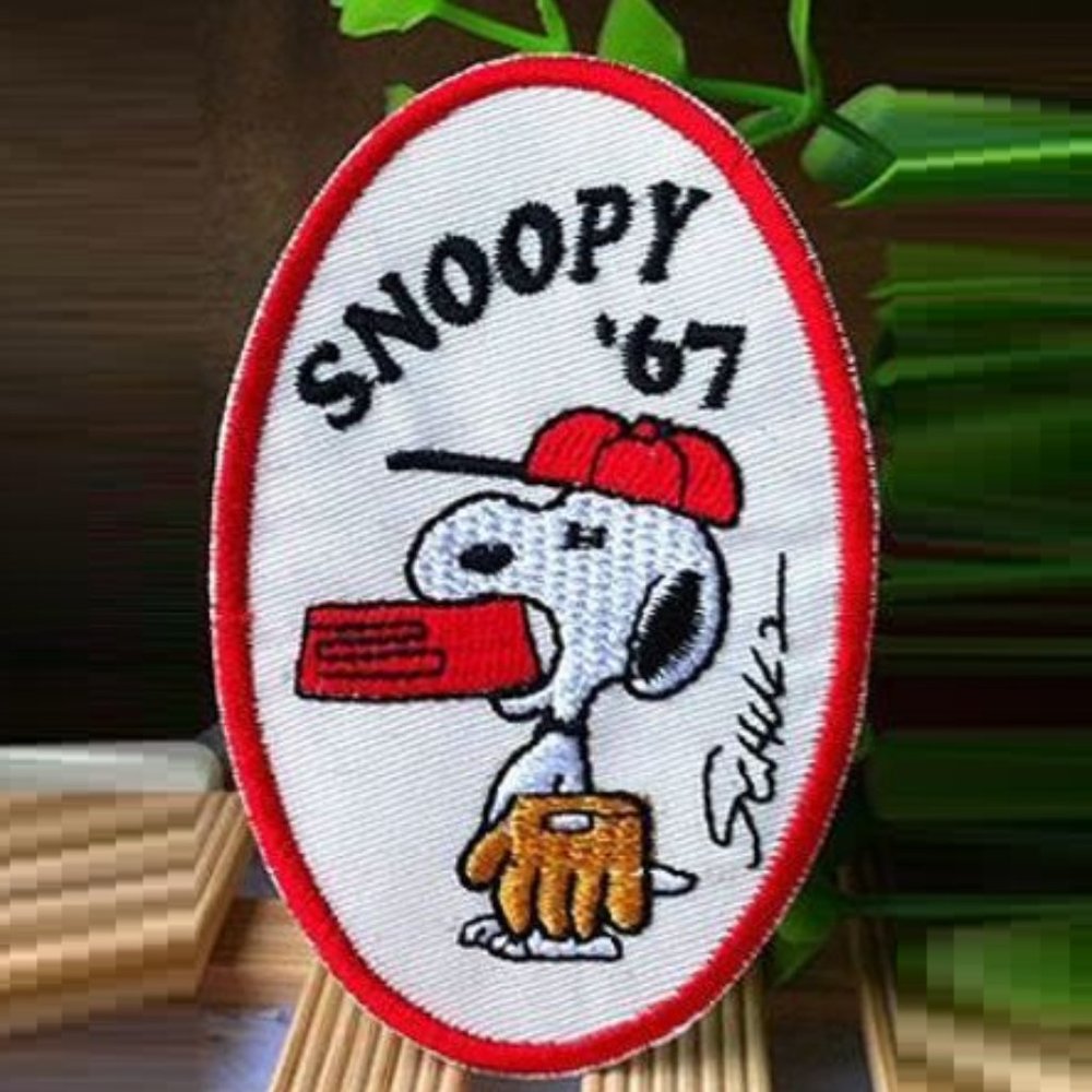 1 VINTAGE SNOOPY PATCH IRON ON PATCH PEANUTS CLOTHING ACCESSORIE